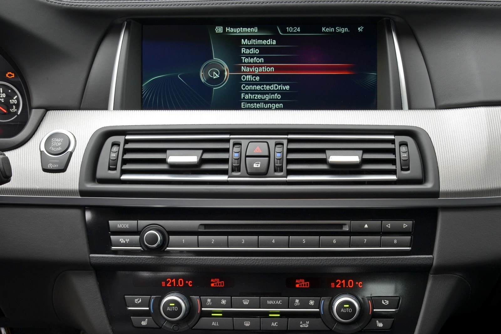 2015 BMW M5 interior CC