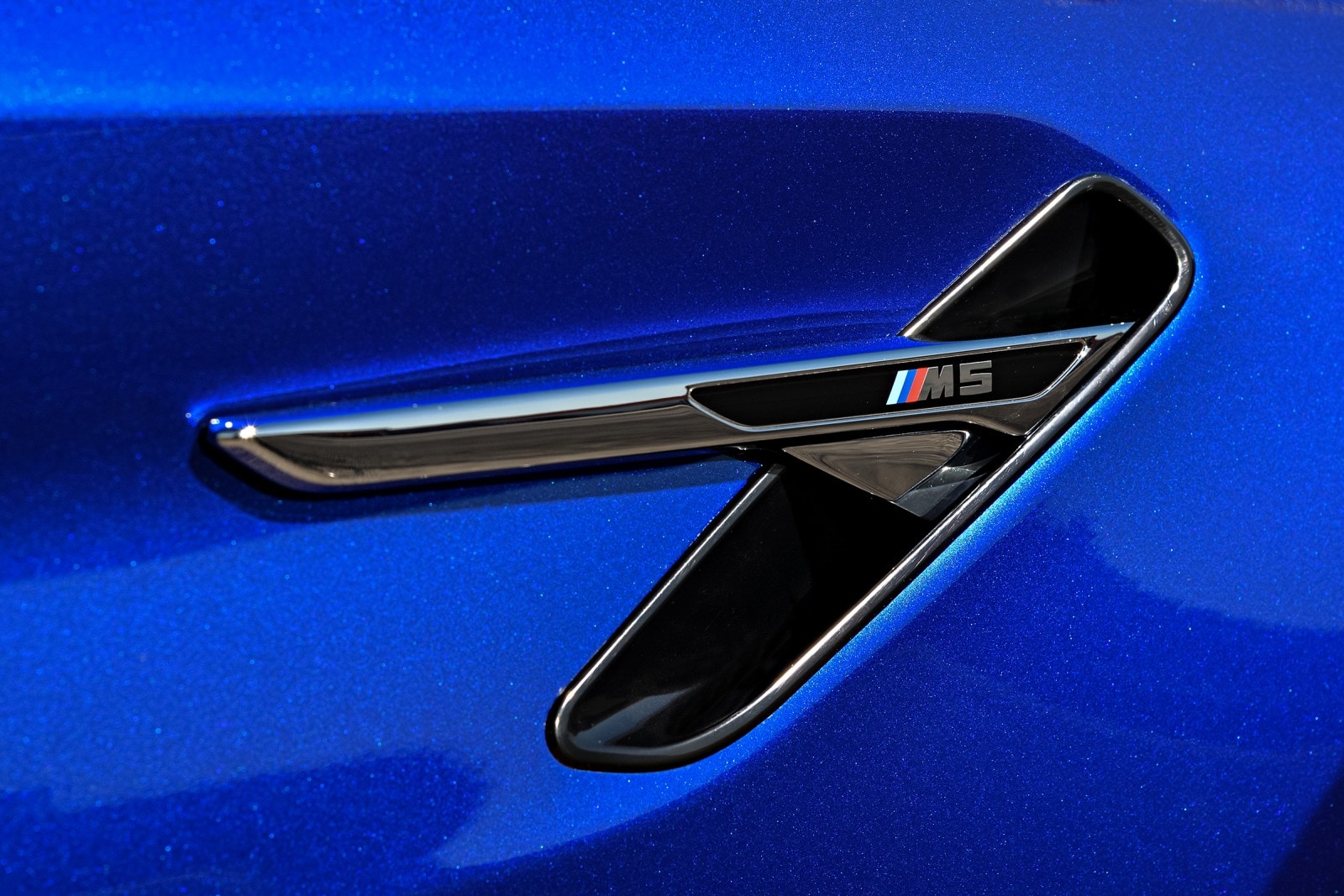 2018 BMW M5 exterior EDETAIL