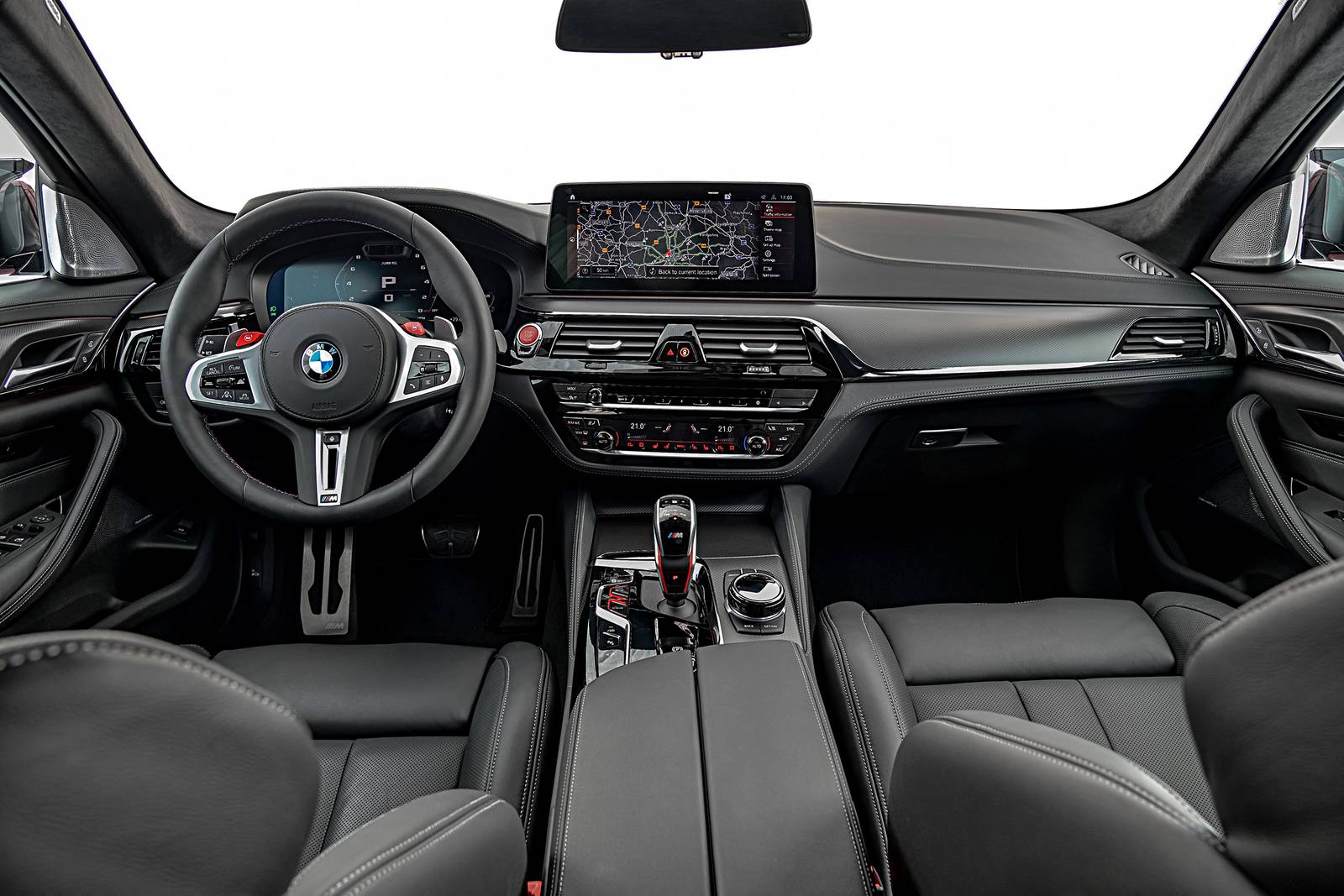 2021 BMW M5 interior D