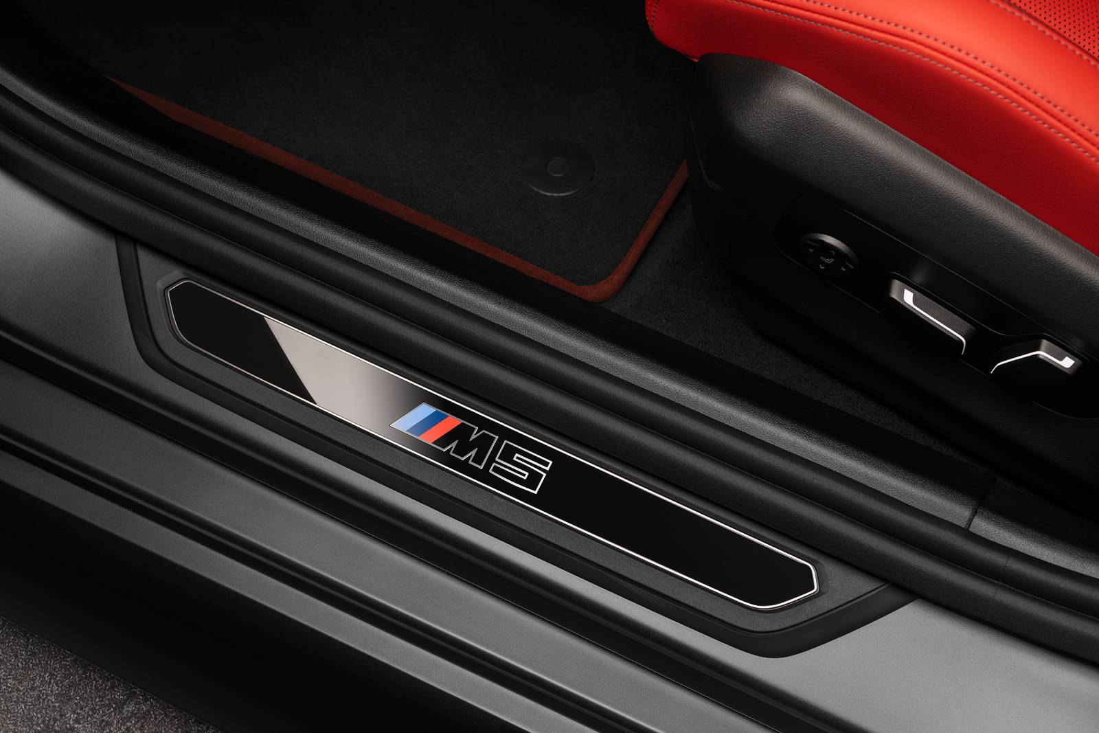 2025 BMW M5 front safety DETAIL