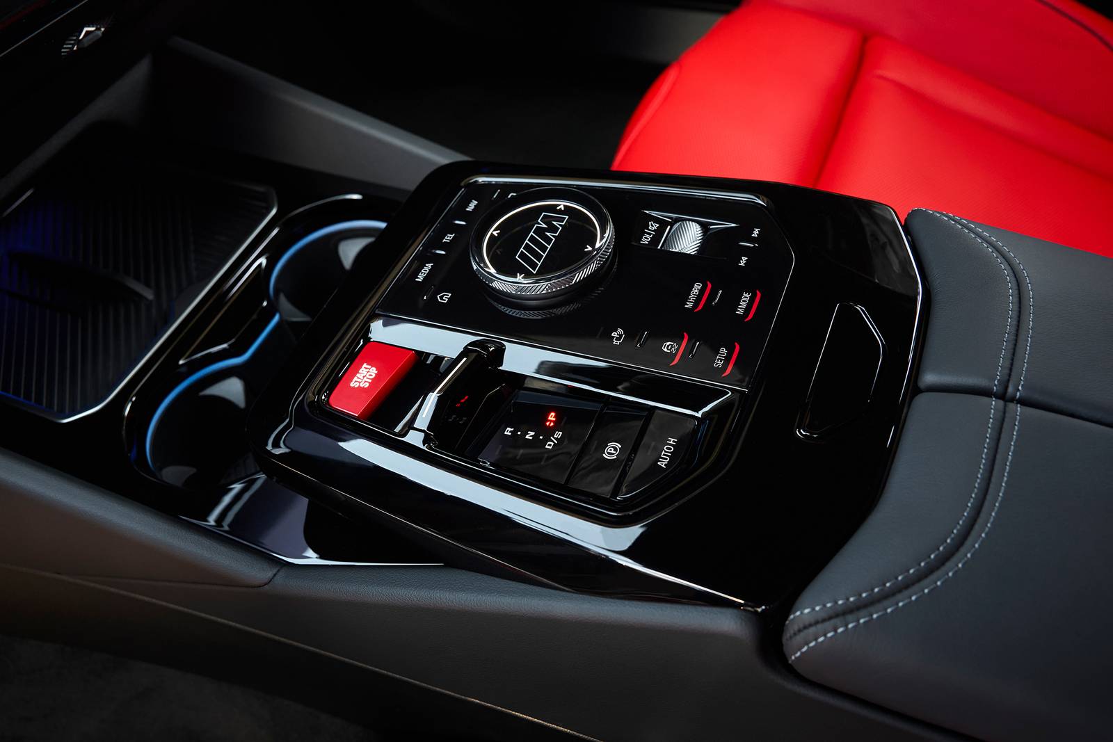 2025 Bmw M5 interior SHF