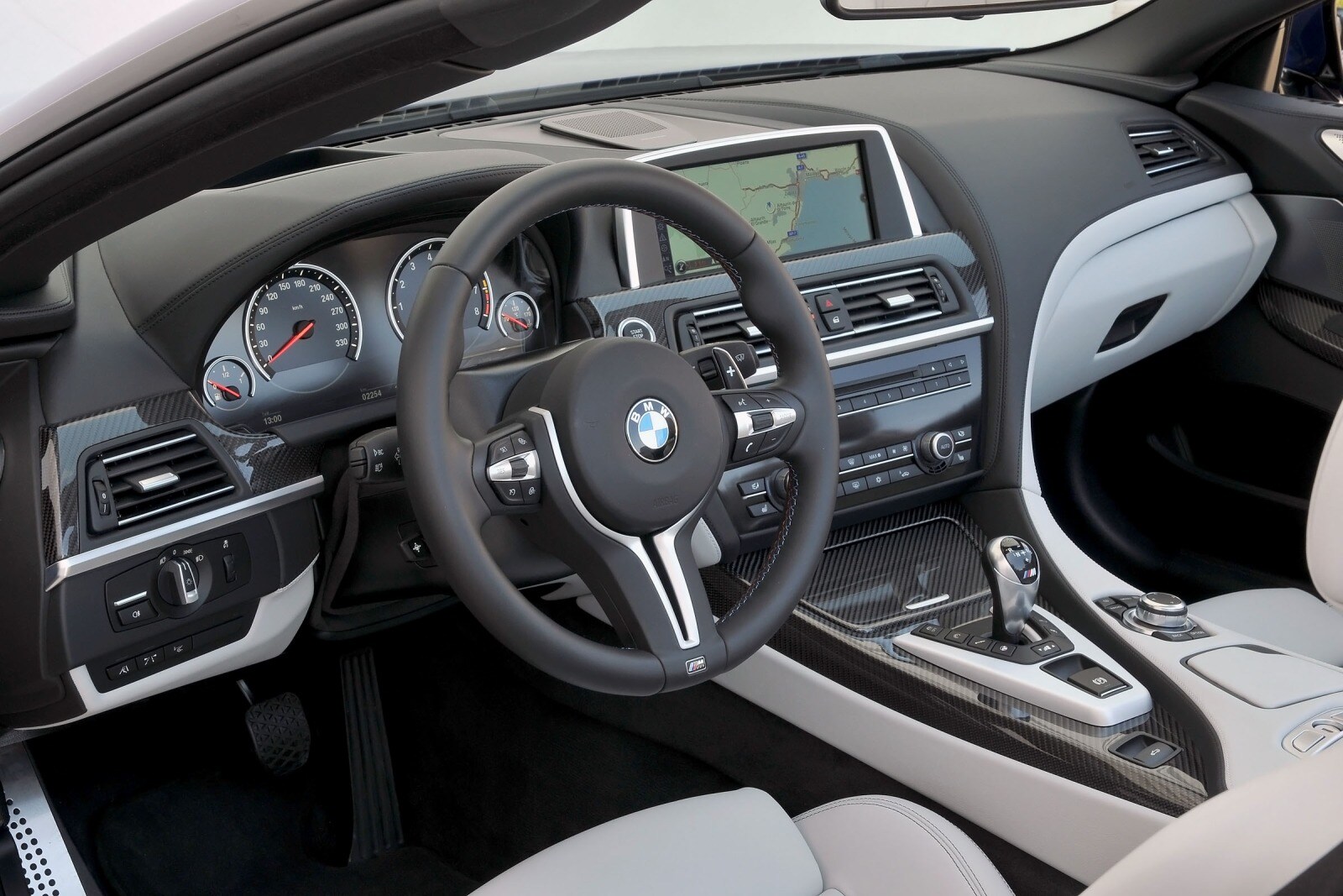 2013 BMW M6 interior D