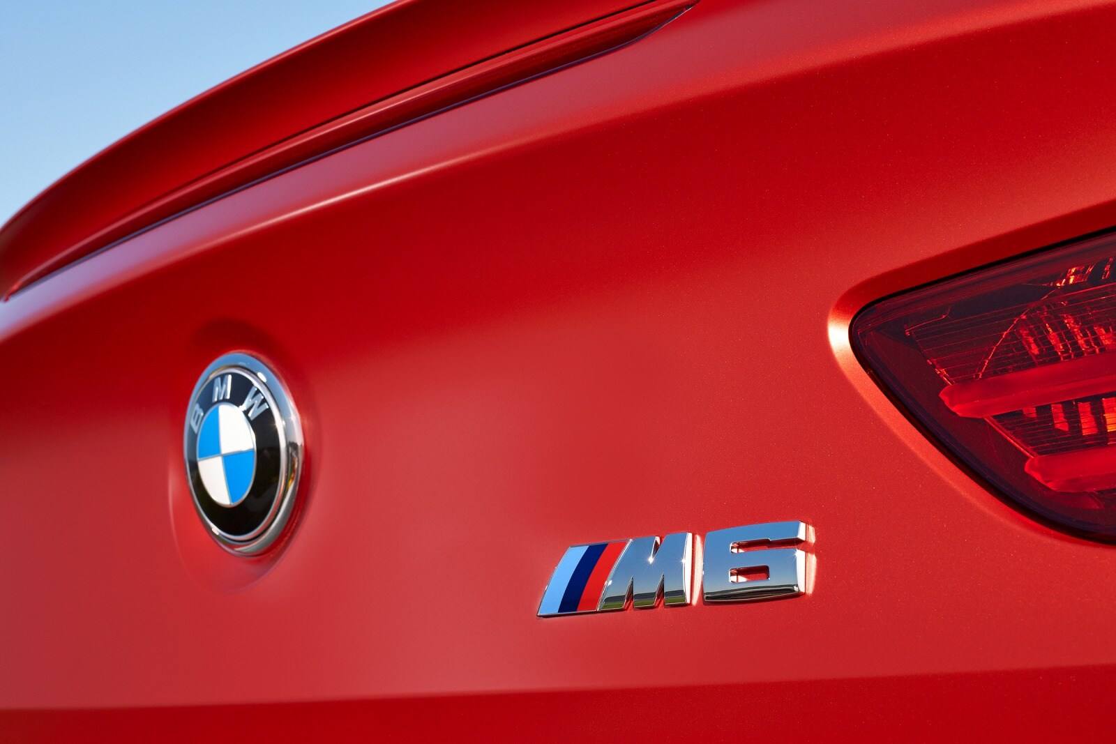 2016 BMW M6 — OEM photo 5