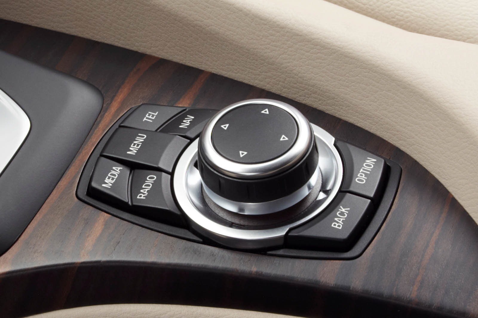 2014 BMW X1 interior CC