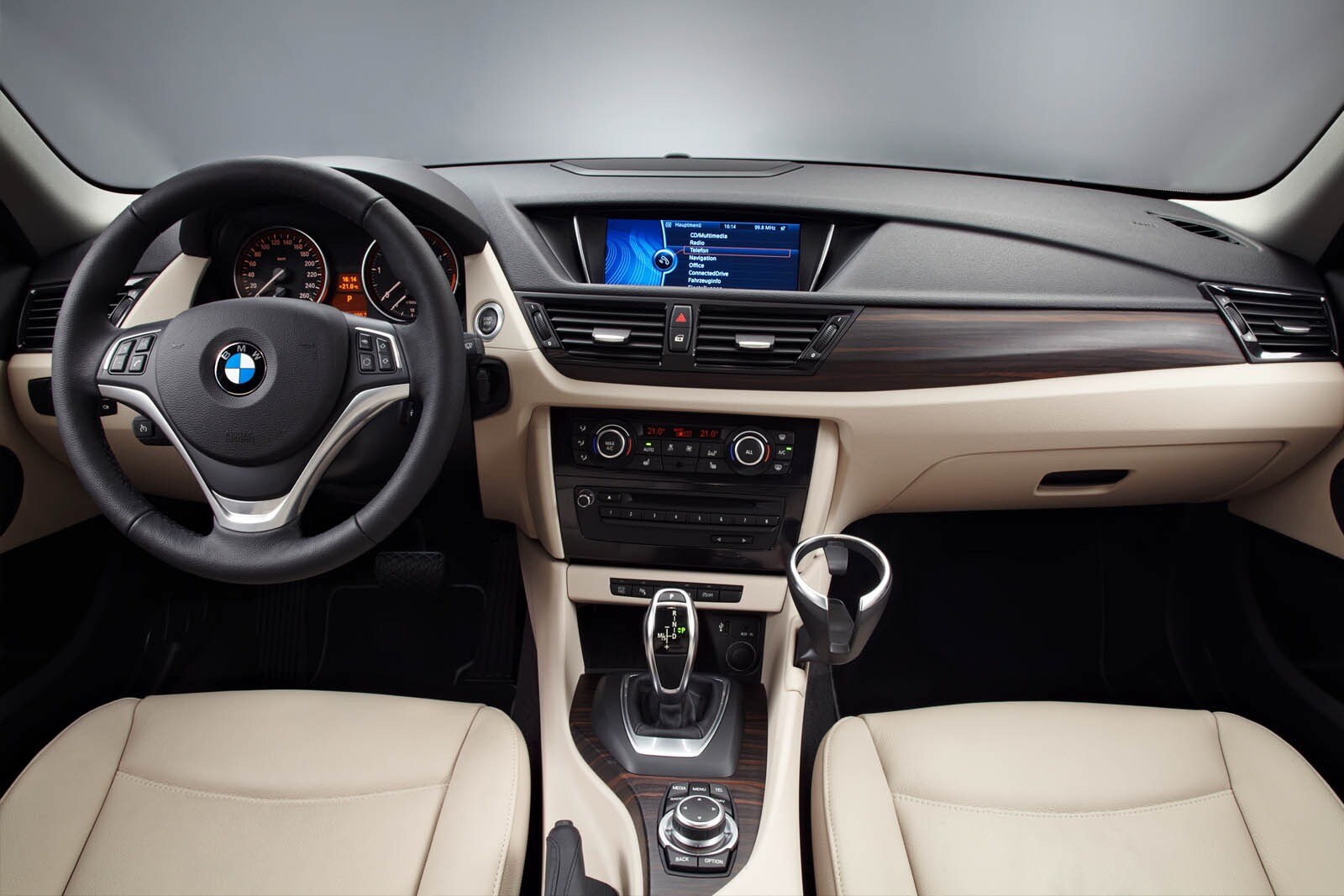 2014 BMW X1 interior D