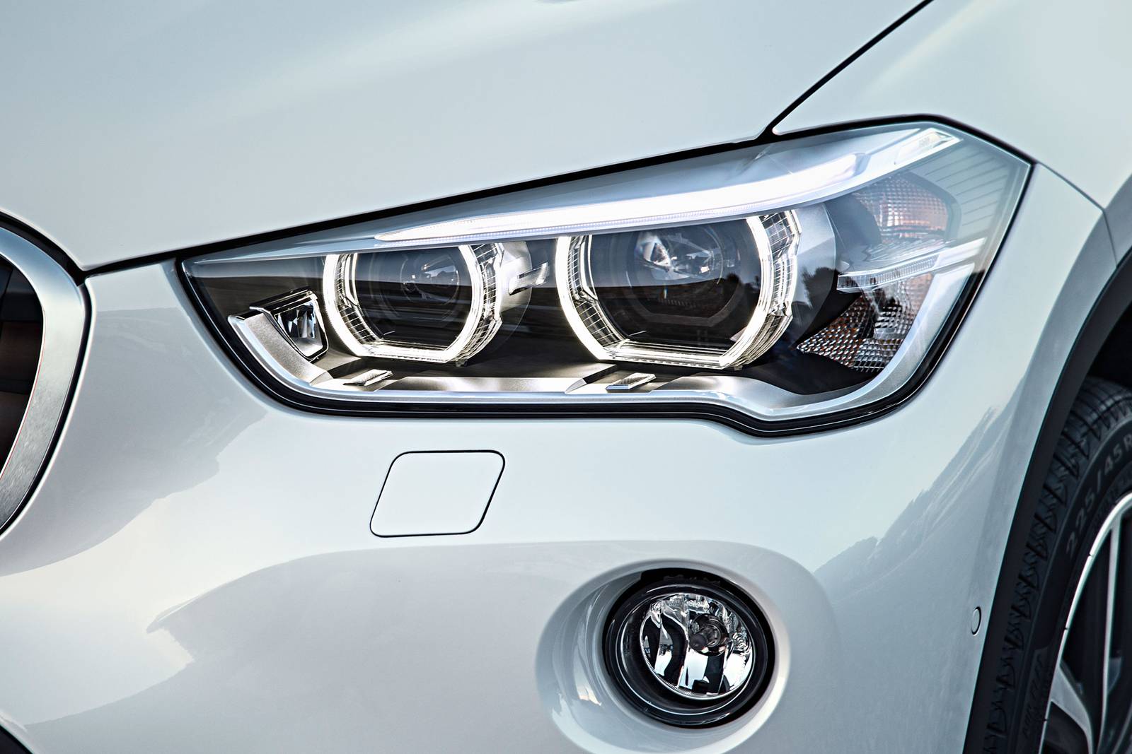 2018 BMW X1 front safety EDETAIL