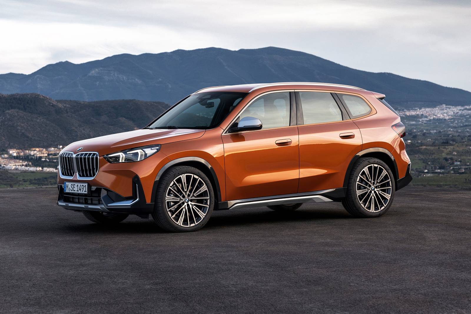 2023 BMW X1 exterior F