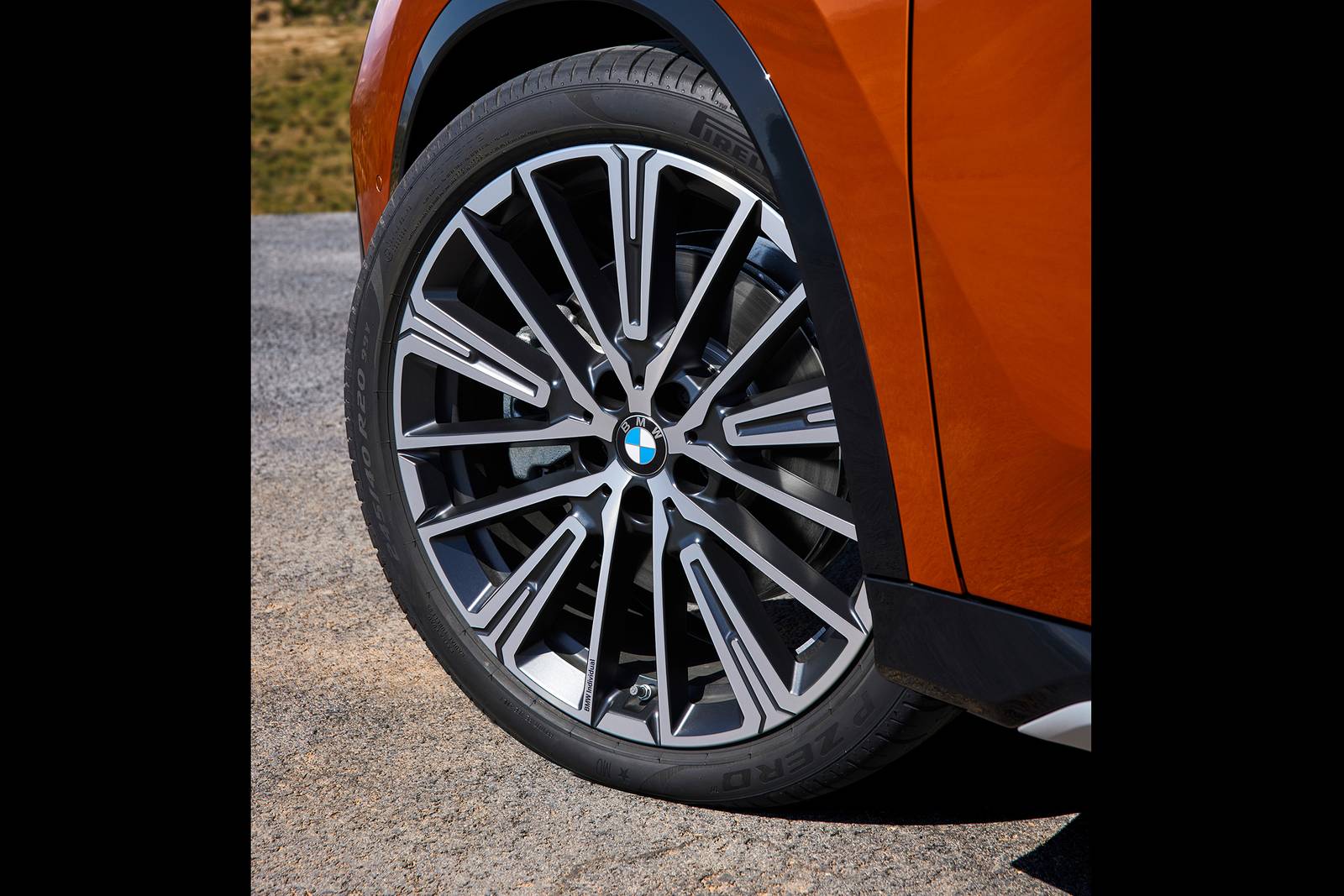 2023 BMW X1 — OEM photo 3