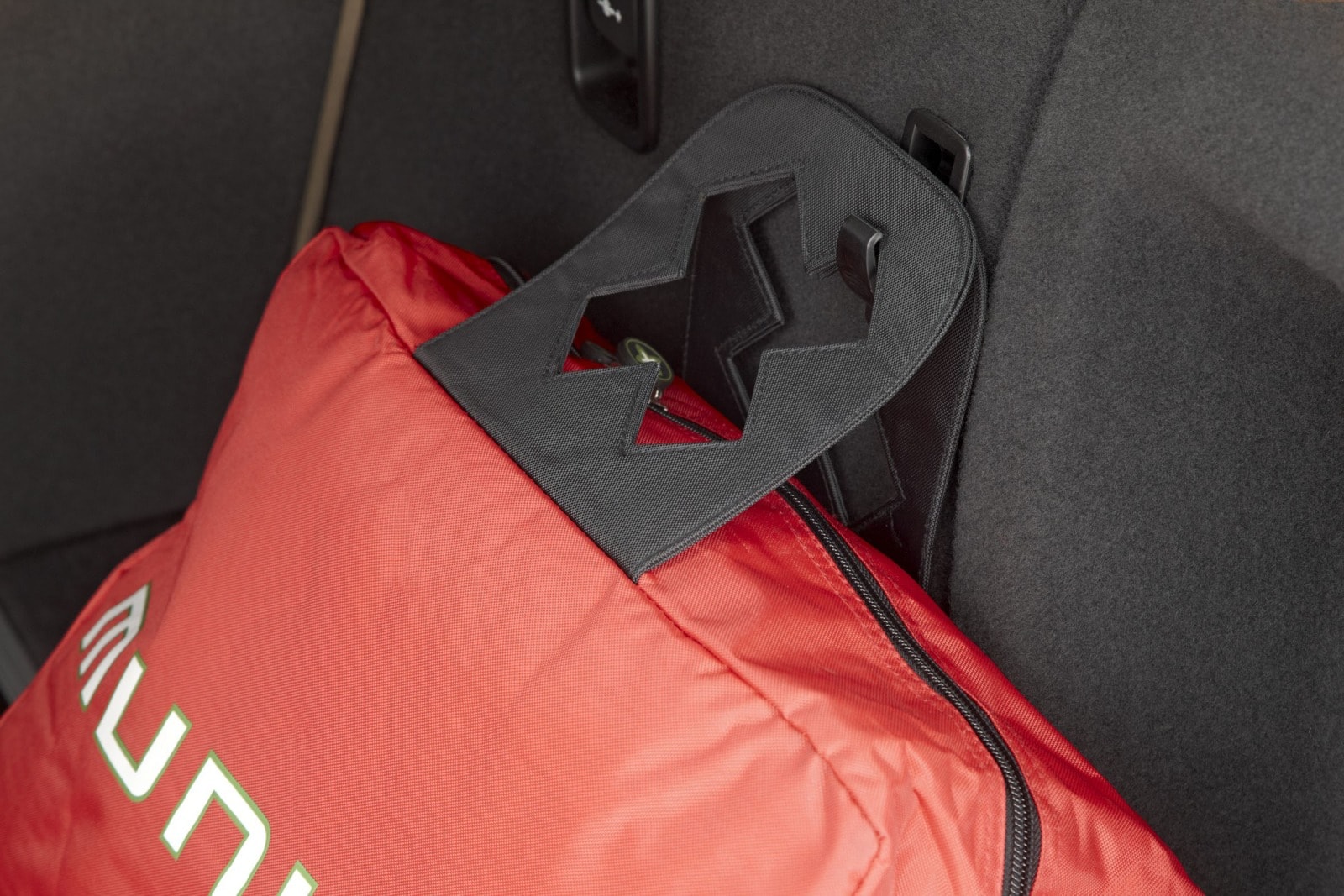 2012 BMW X3 front safety DETAIL