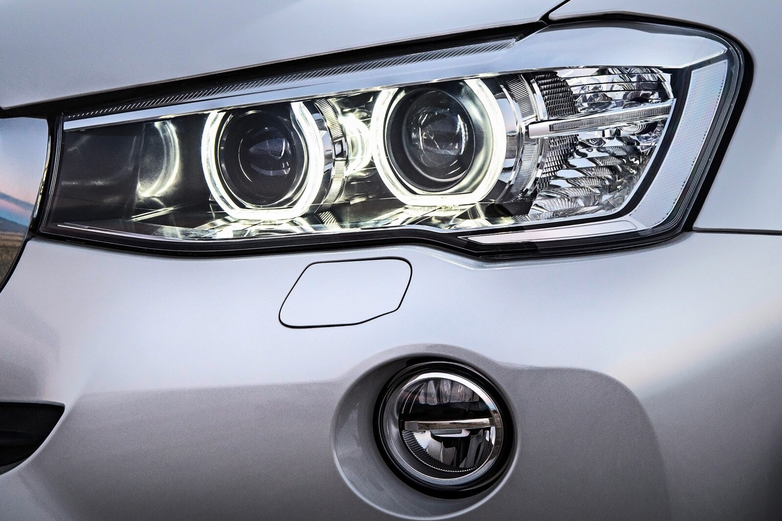 2017 BMW X3 front safety EDETAIL