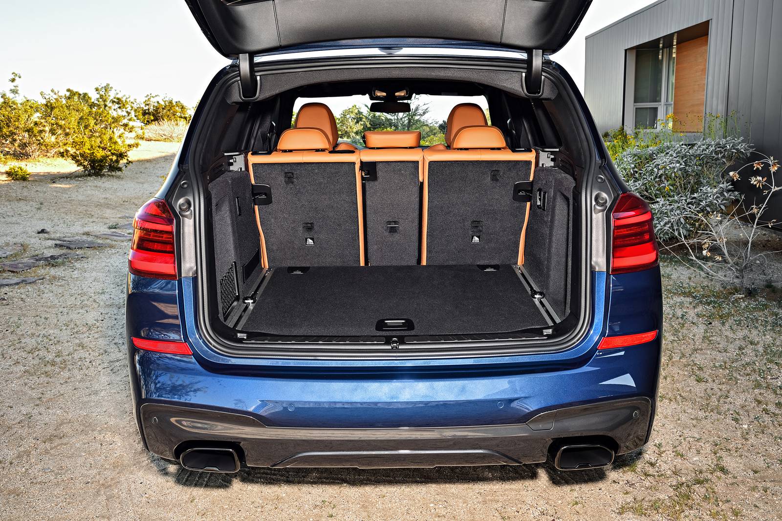 2018 BMW X3 front safety CARGO