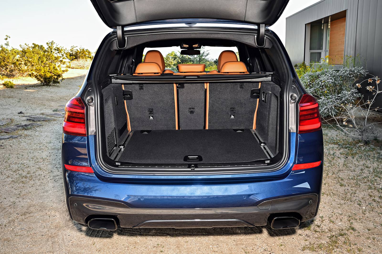 2021 BMW X3 interior CARGO