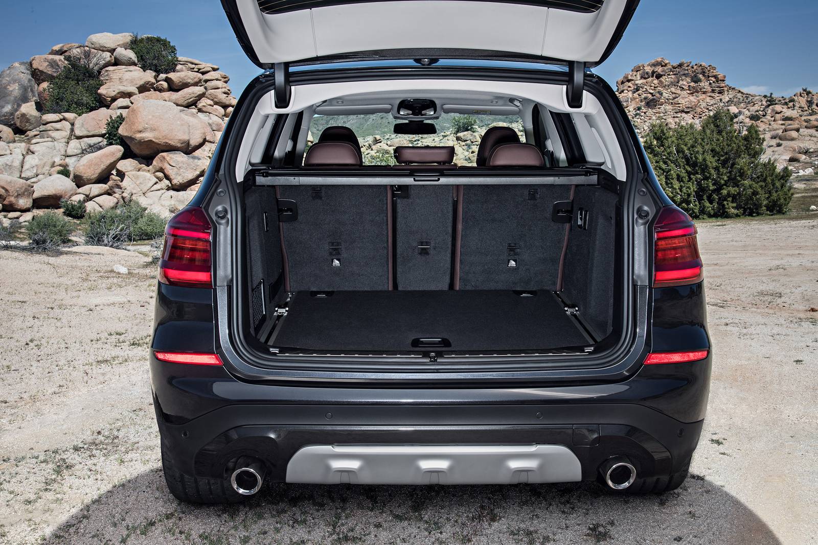 2021 BMW X3 interior CARGO