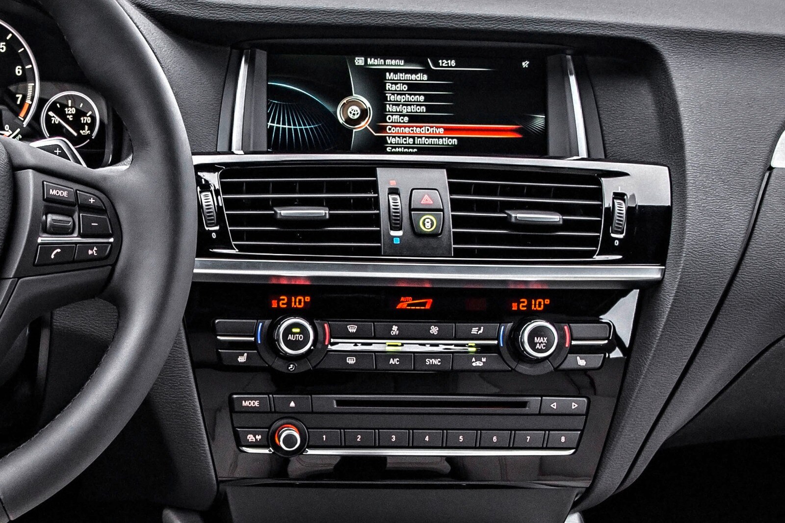 2016 BMW X4 interior CC