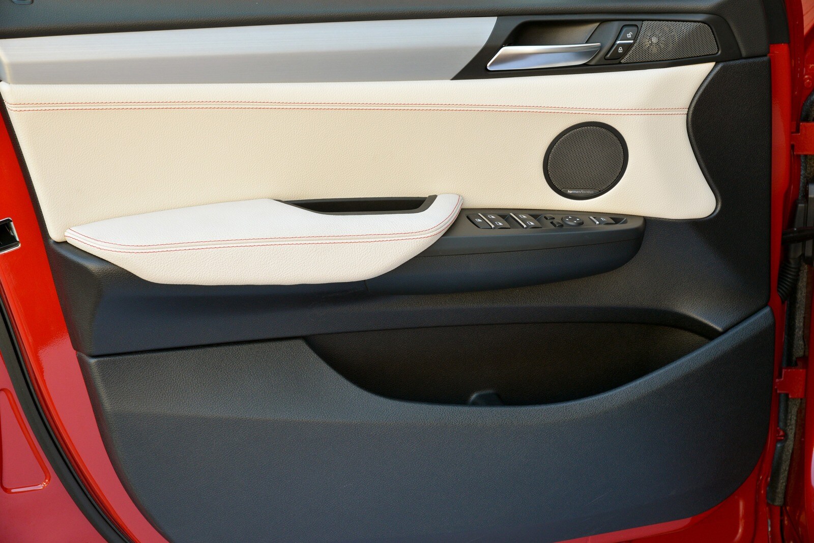 2016 BMW X4 interior DETAIL