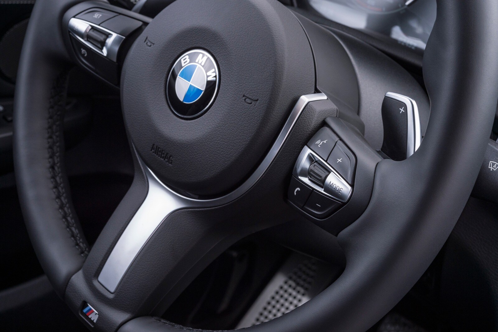 2017 BMW X4 interior AUXCTRL