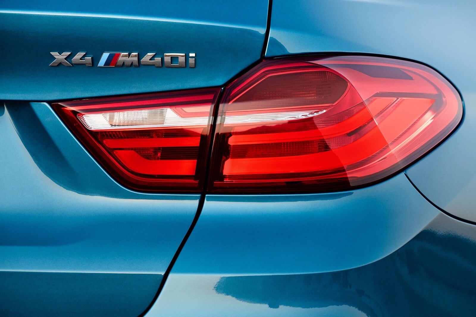 2017 BMW X4 — OEM photo 2