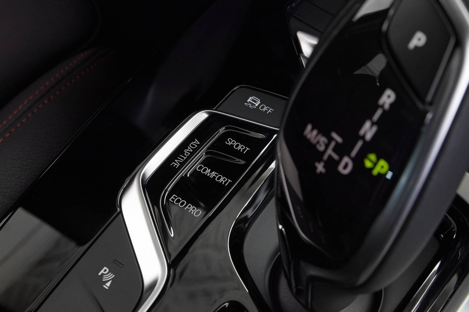 2019 BMW X4 interior AUXCTRL