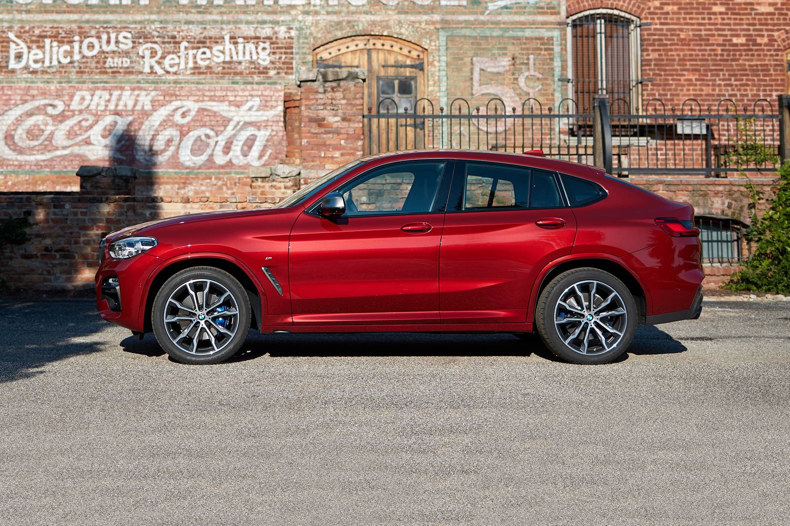 BMW X4 M40i 4dr SUV Profile
