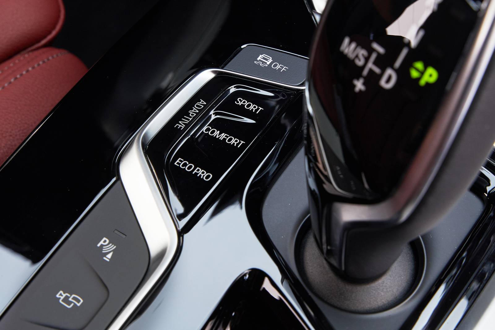 2019 BMW X4 interior AUXCTRL