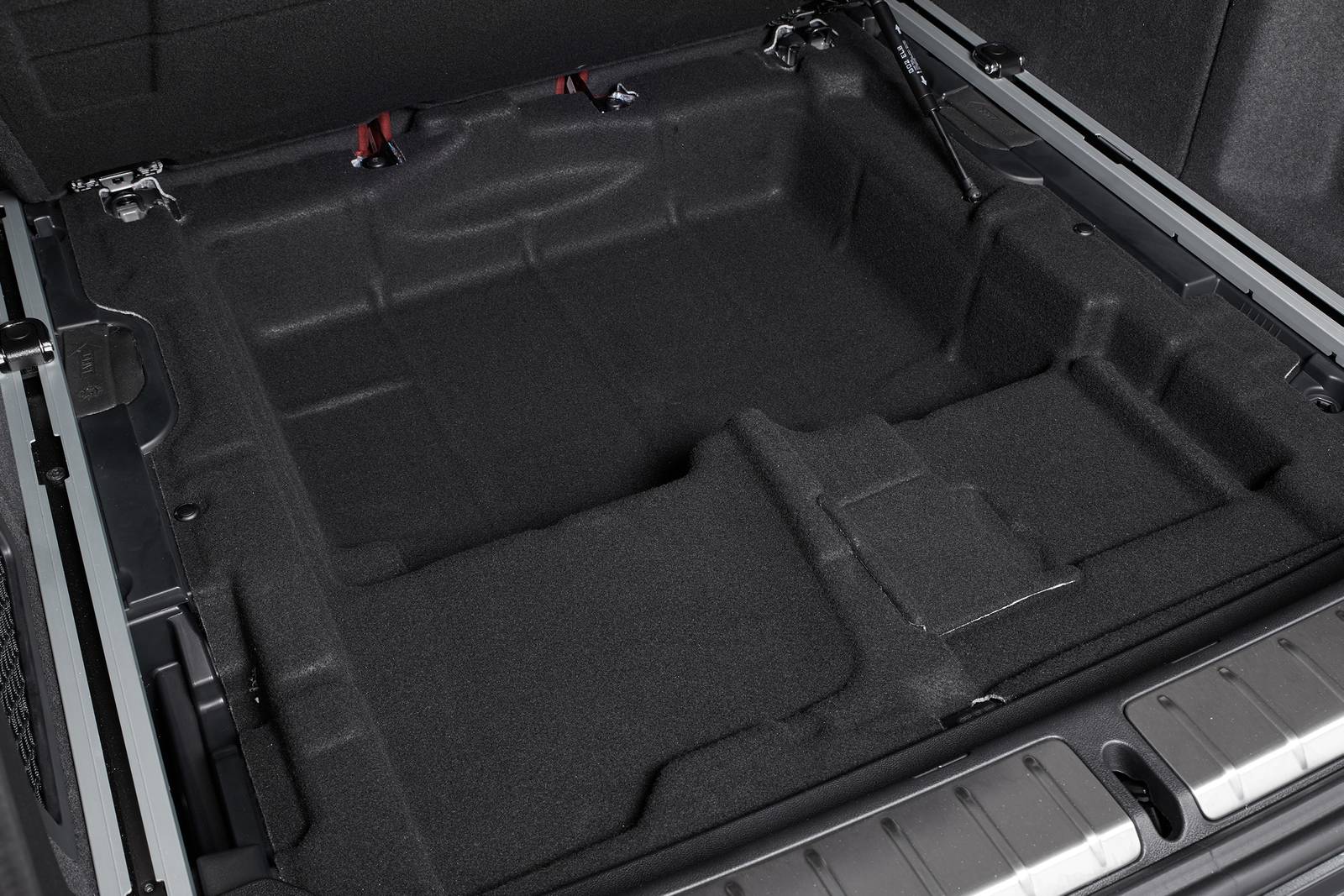 2019 BMW X4 interior CARGO