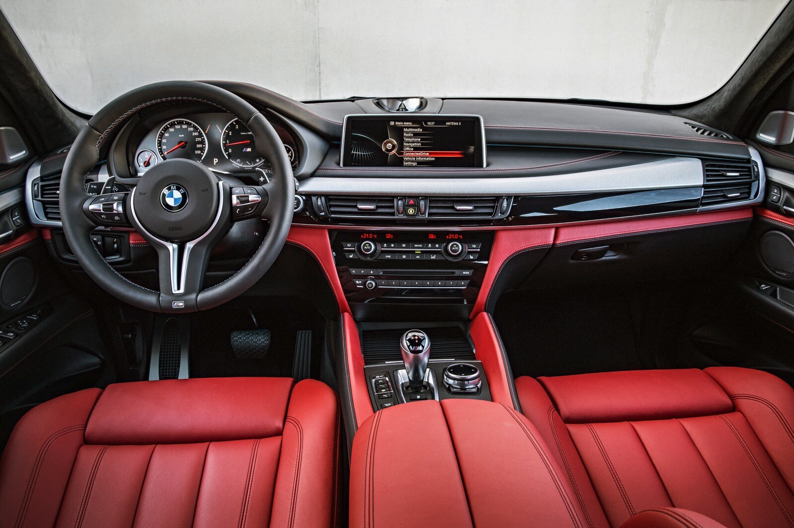 2018 BMW X5 M interior D