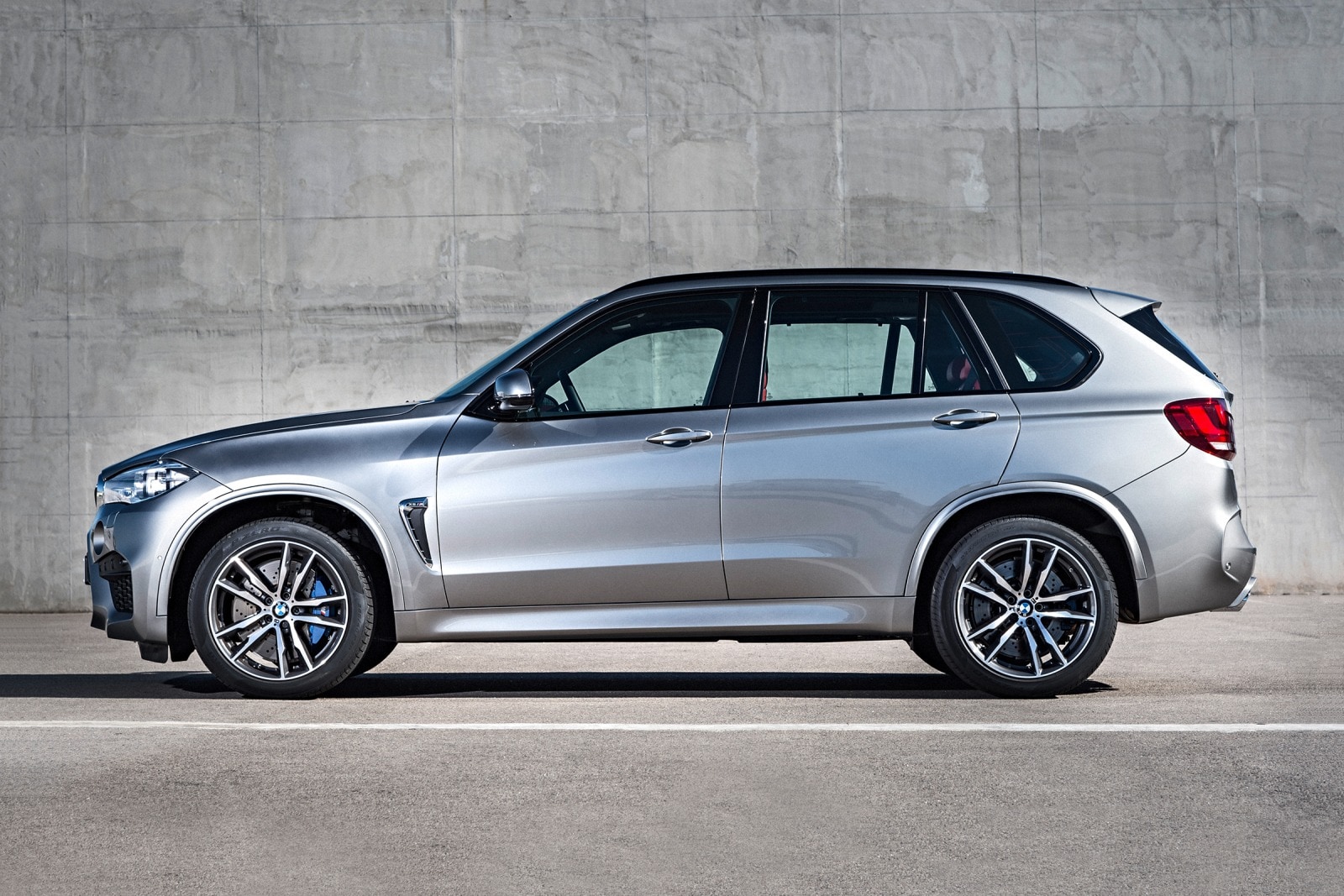 BMW X5 M 4dr SUV Profile