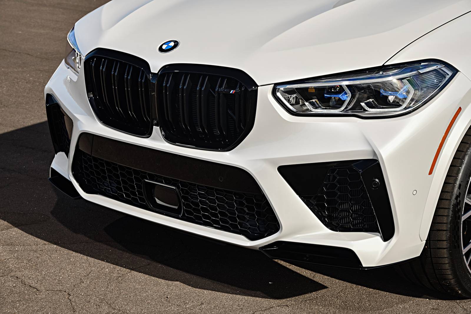 2021 BMW X5 M exterior EDETAIL