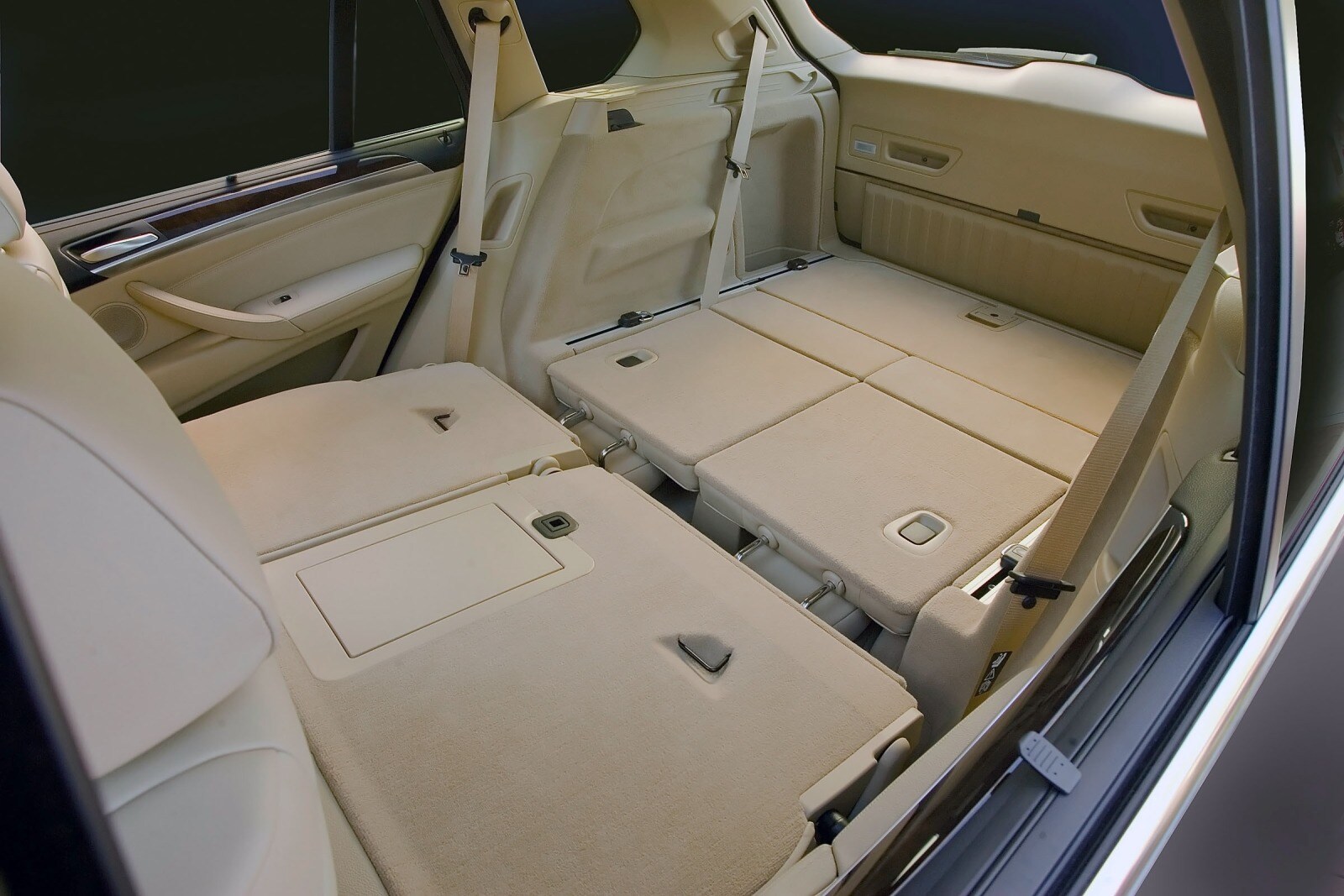 2011 BMW X5 interior CARGO