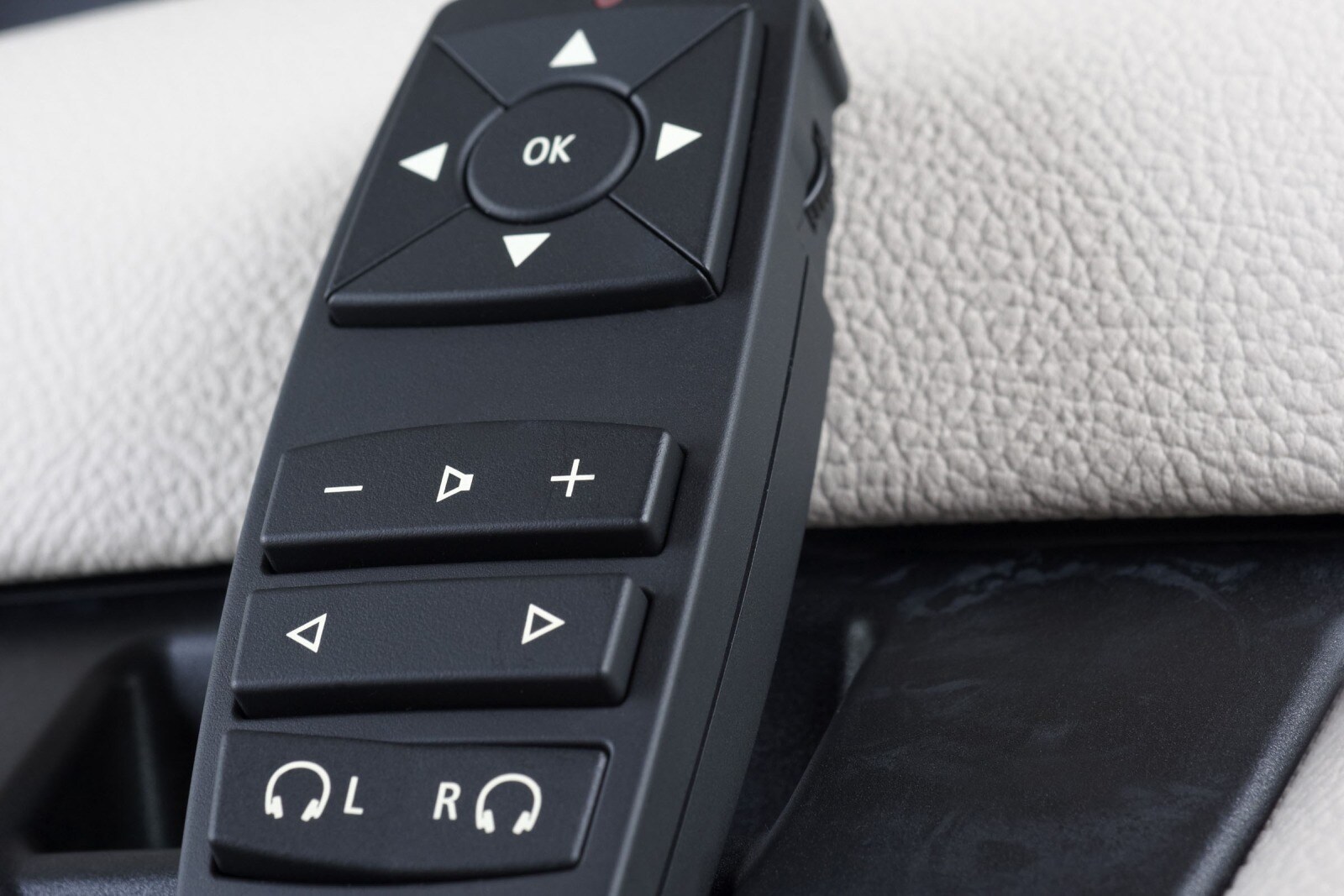 2013 BMW X5 front safety DETAIL