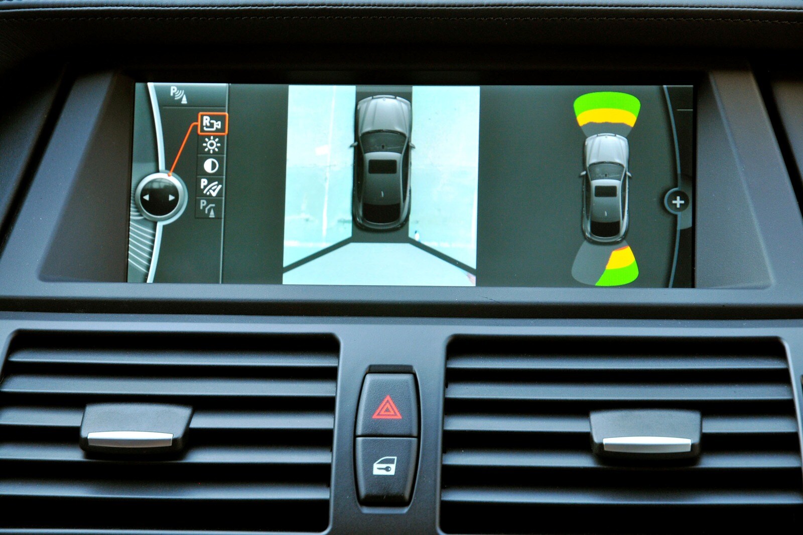 2012 BMW X6 M interior DETAIL