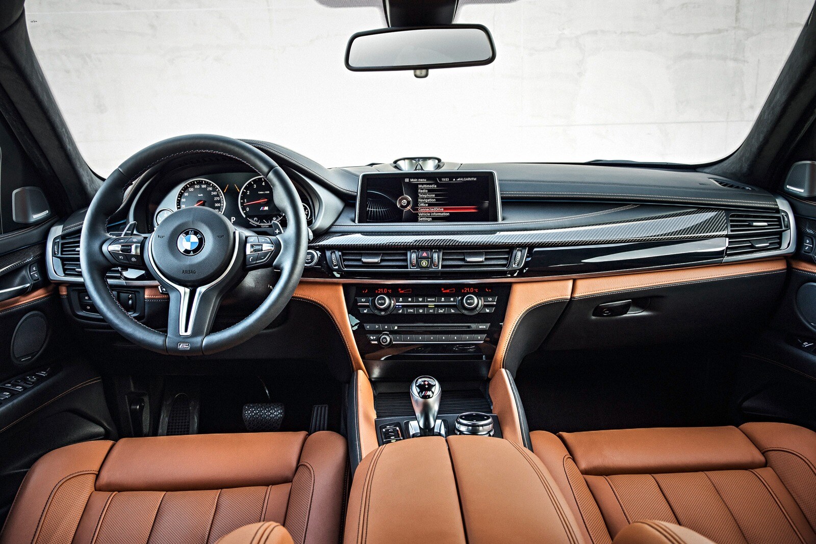 2015 BMW X6 M interior D