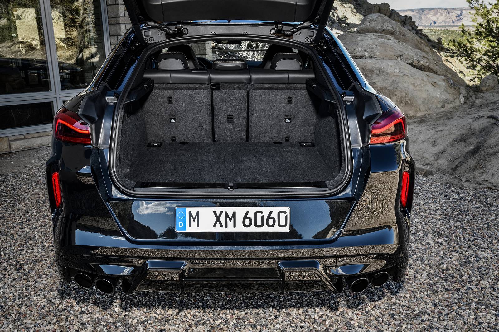 2019 BMW X6 M interior CARGO