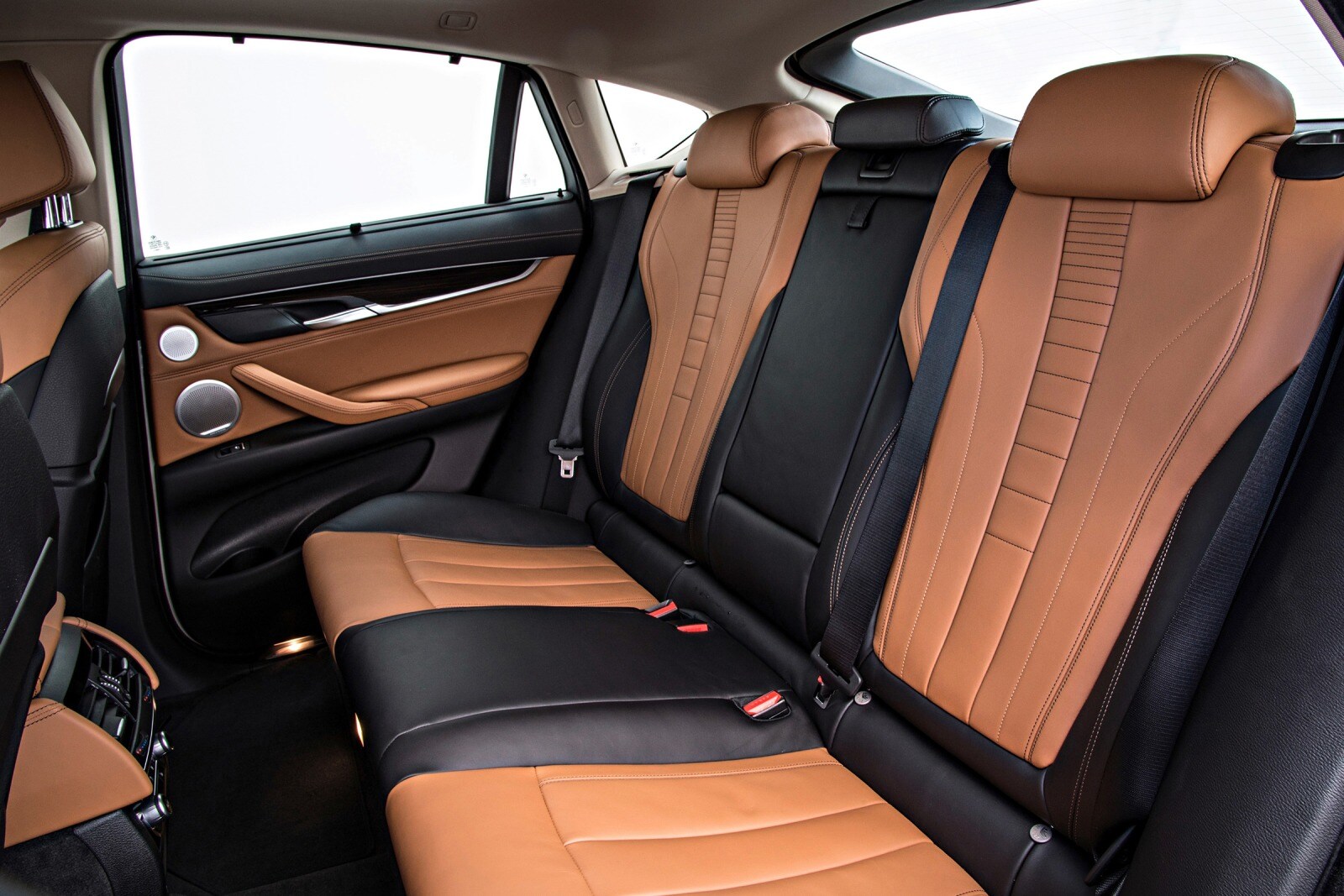 2016 Bmw X6 interior RI