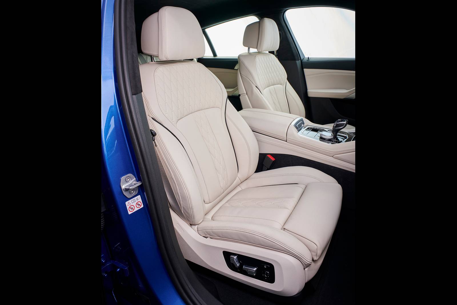 2019 BMW X6 M interior DETAIL