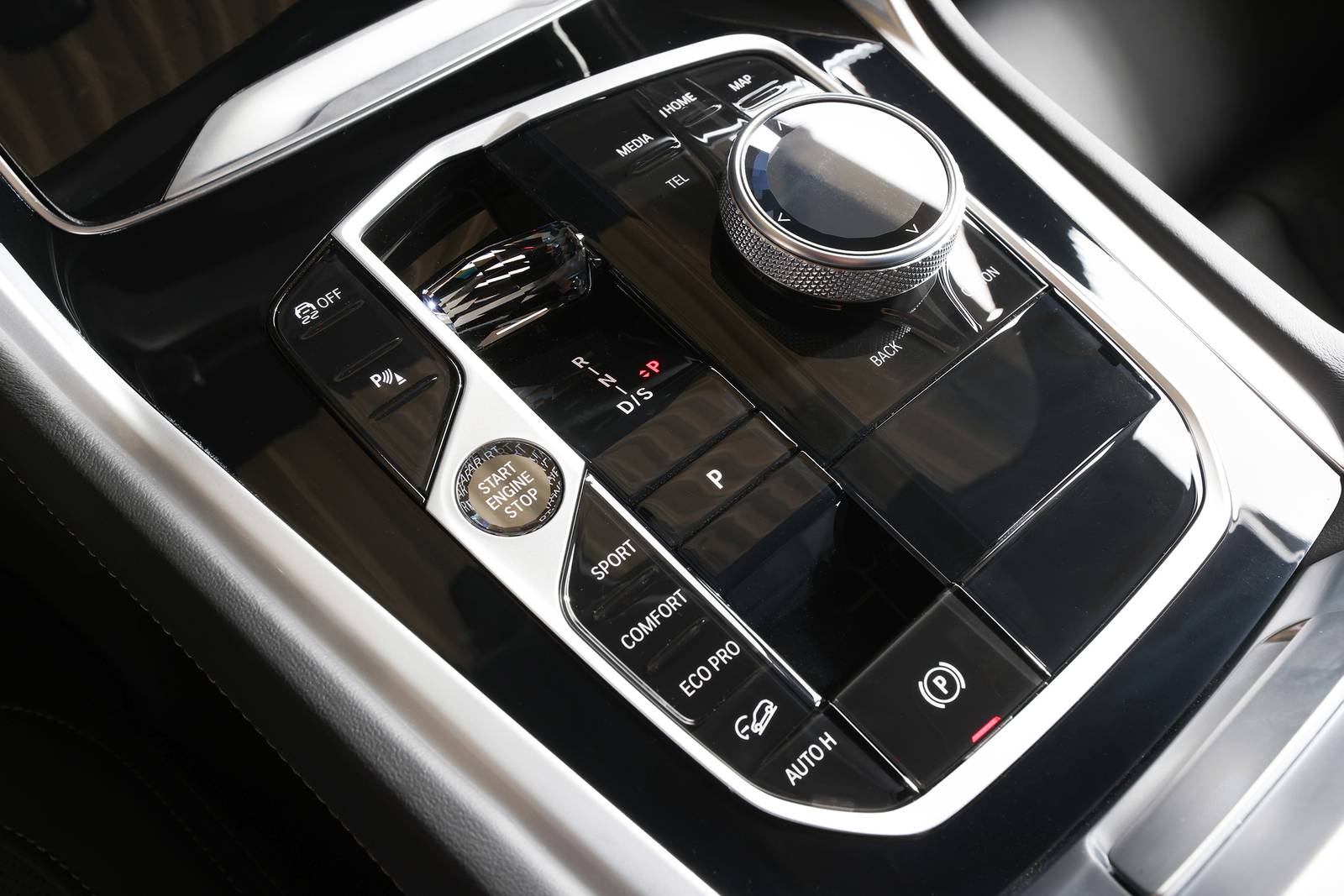 2025 Bmw X6 interior SHF