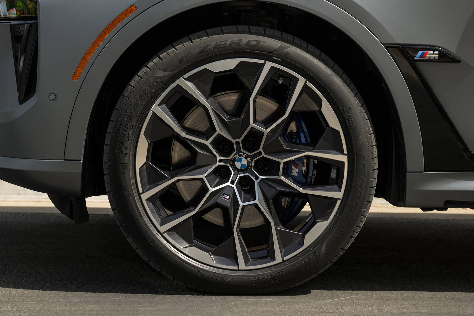 2023 Bmw X7 exterior W