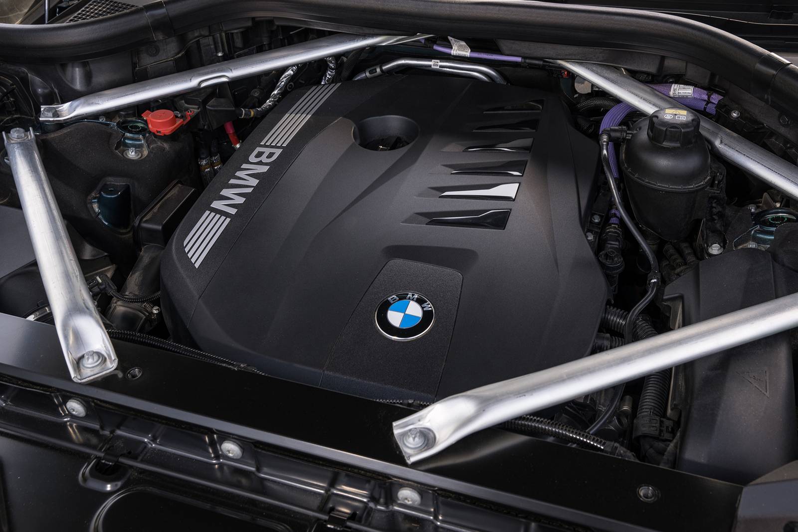 2023 BMW X7 front safety E