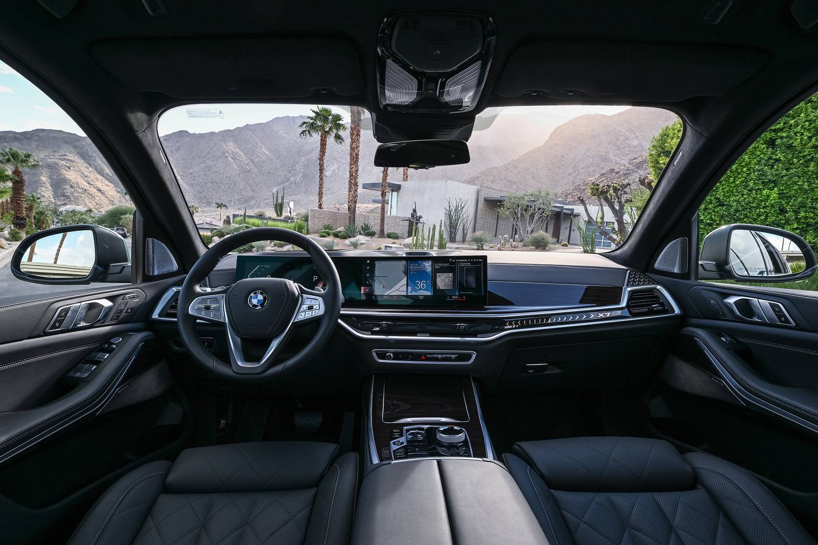2024 BMW X7 interior D