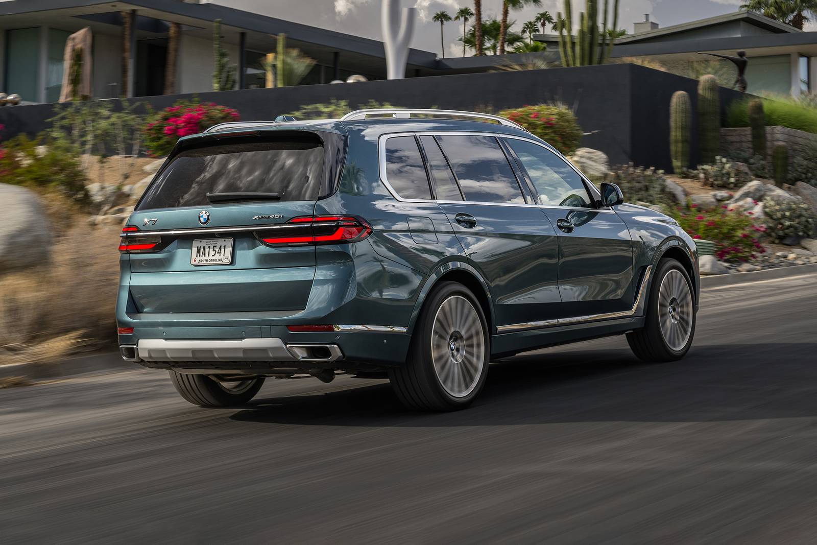 2025 BMW X7 xDrive40i 4dr SUV Exterior Shown