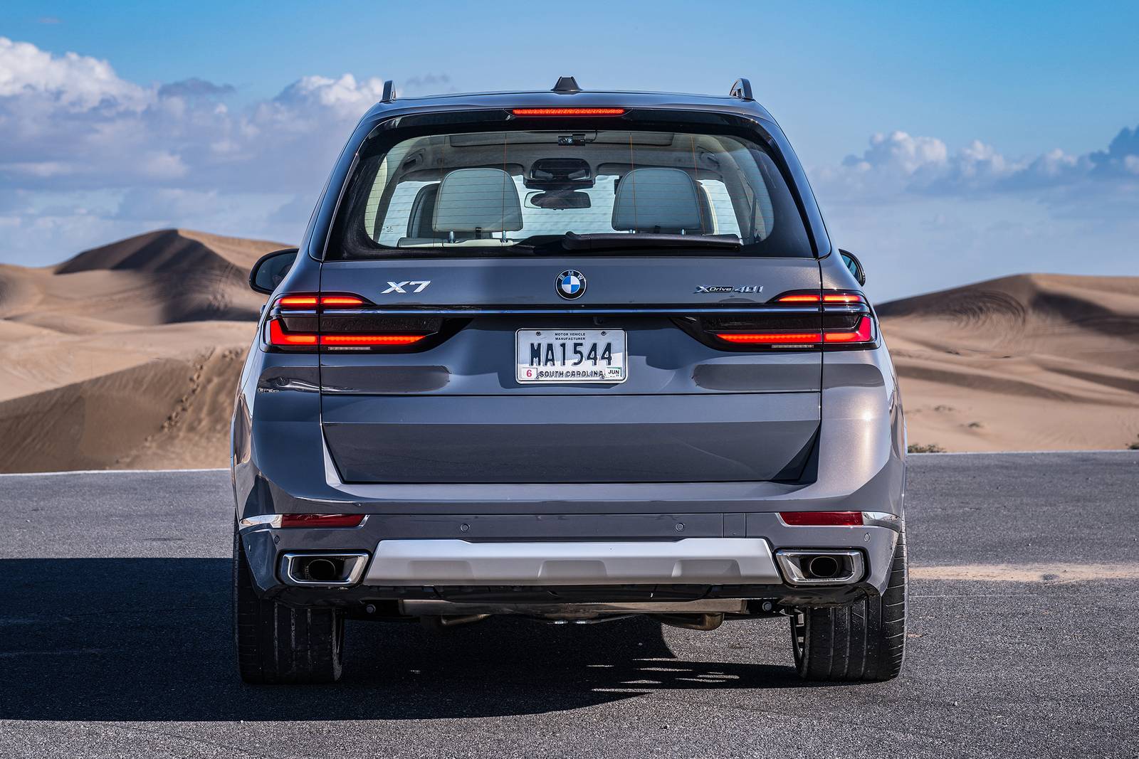 2025 BMW X7 — OEM photo 5