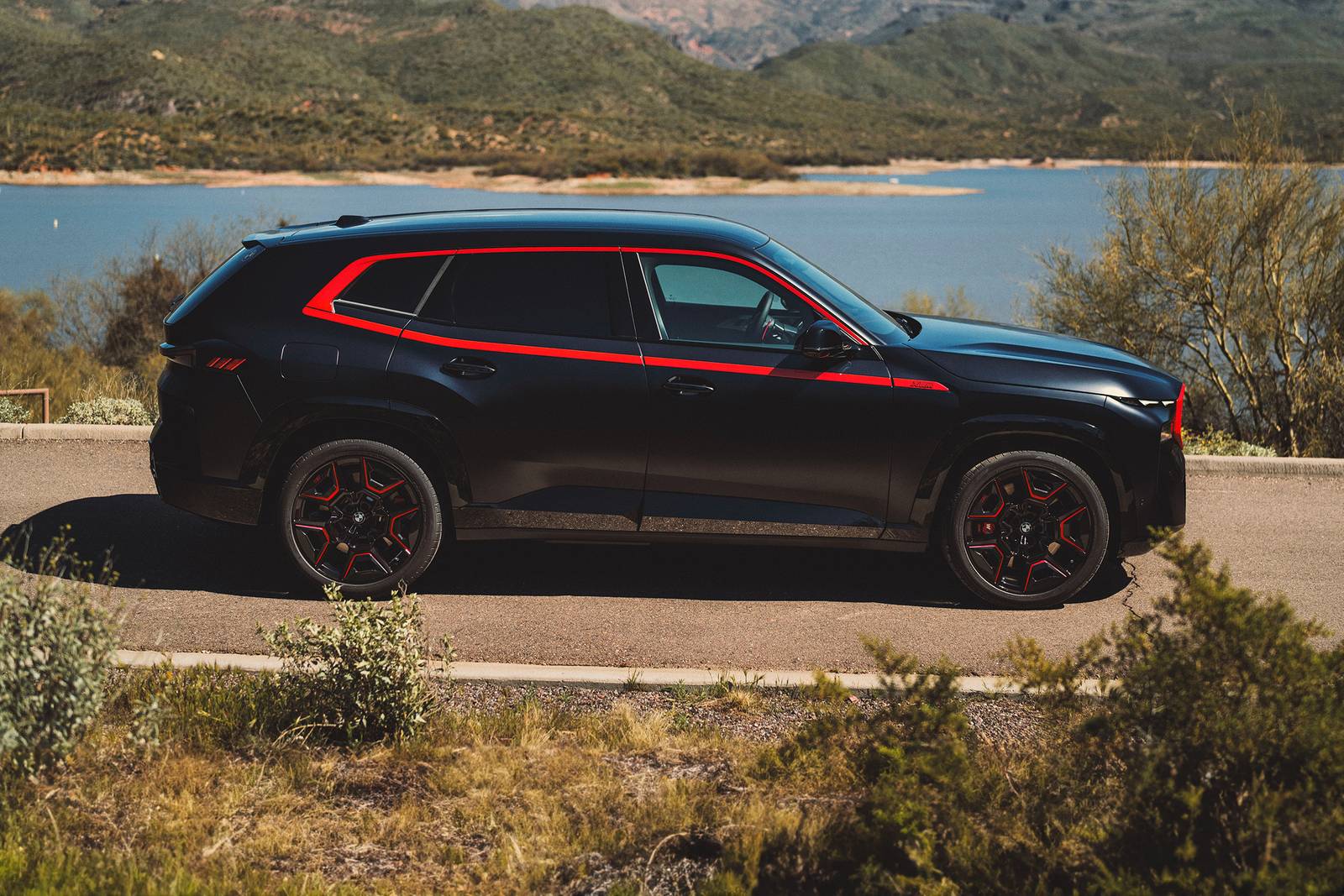 2024 Bmw Xm exterior S
