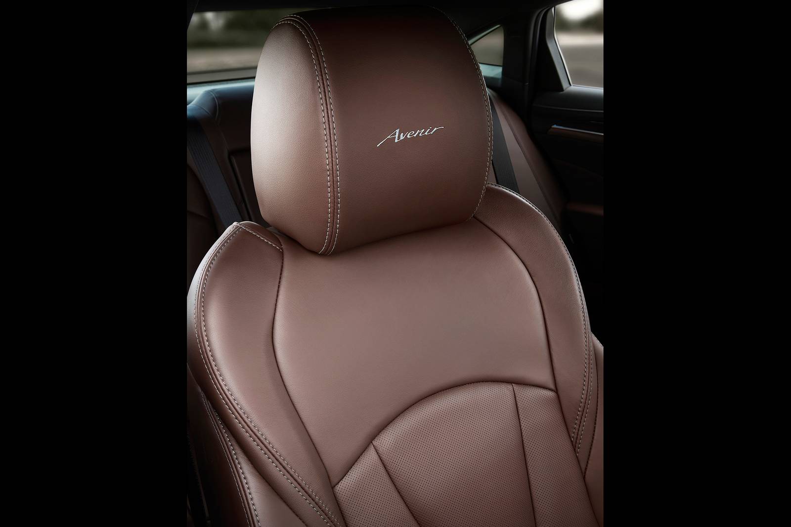 2019 Buick LaCrosse interior DETAIL