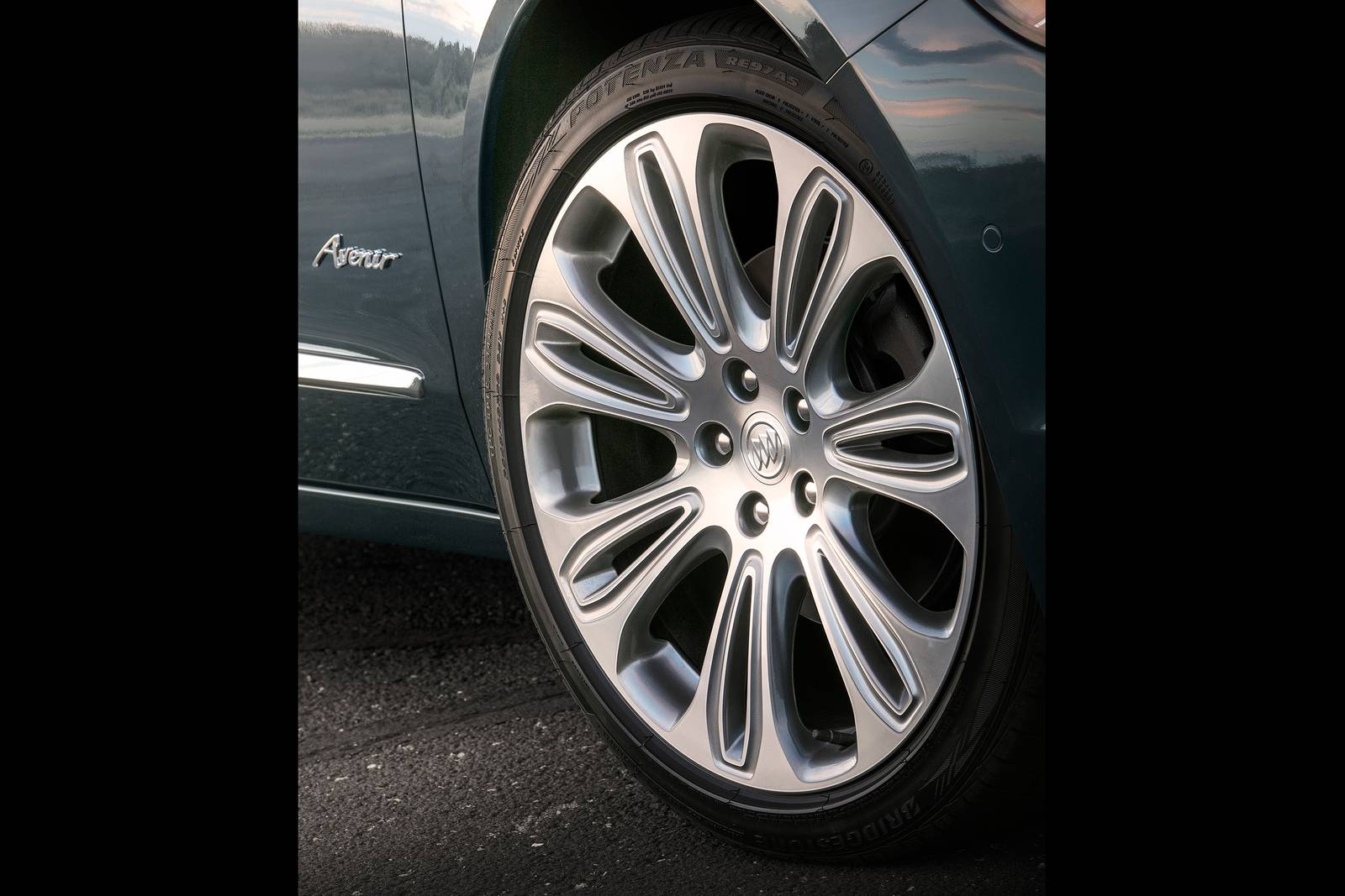 2018 Buick LaCrosse — OEM photo 5