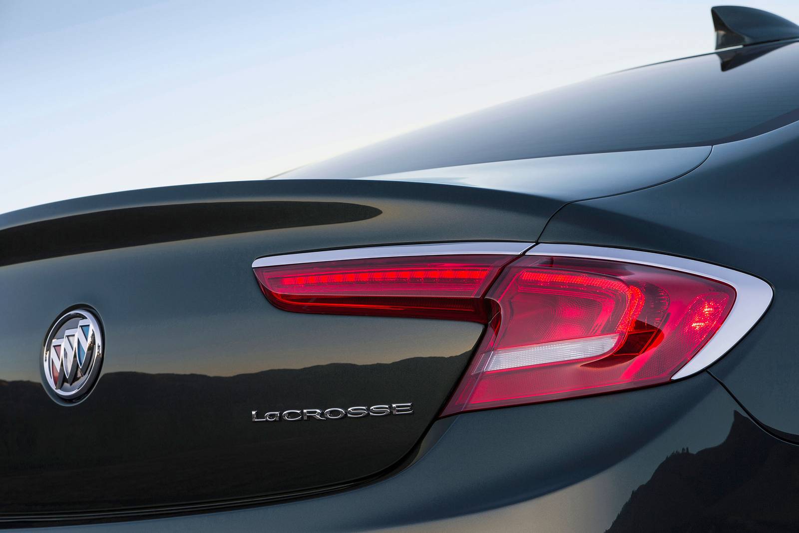 2018 Buick LaCrosse — OEM photo 3