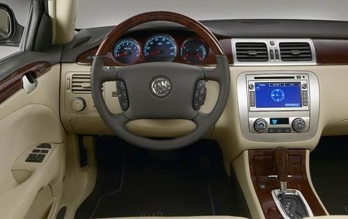 2010 Buick Lucerne interior D