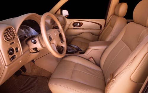 2004 Buick Rainier interior I