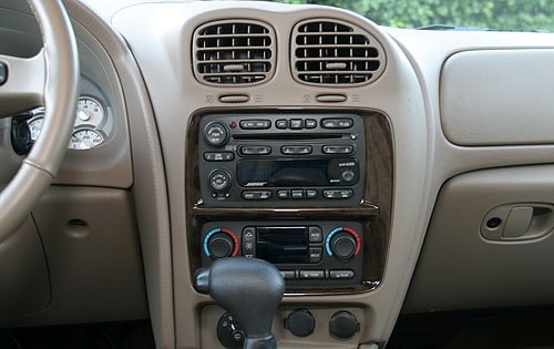 2005 Buick Rainier interior CC