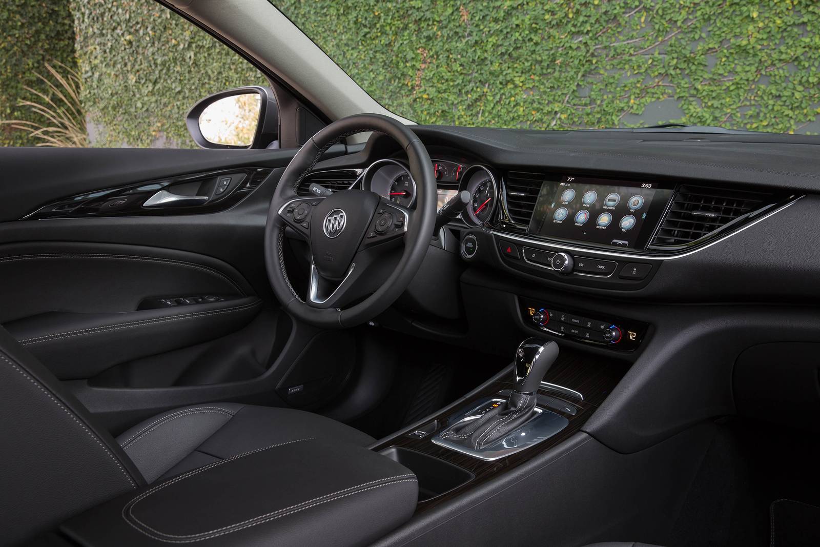 2018 Buick Regal interior SWD