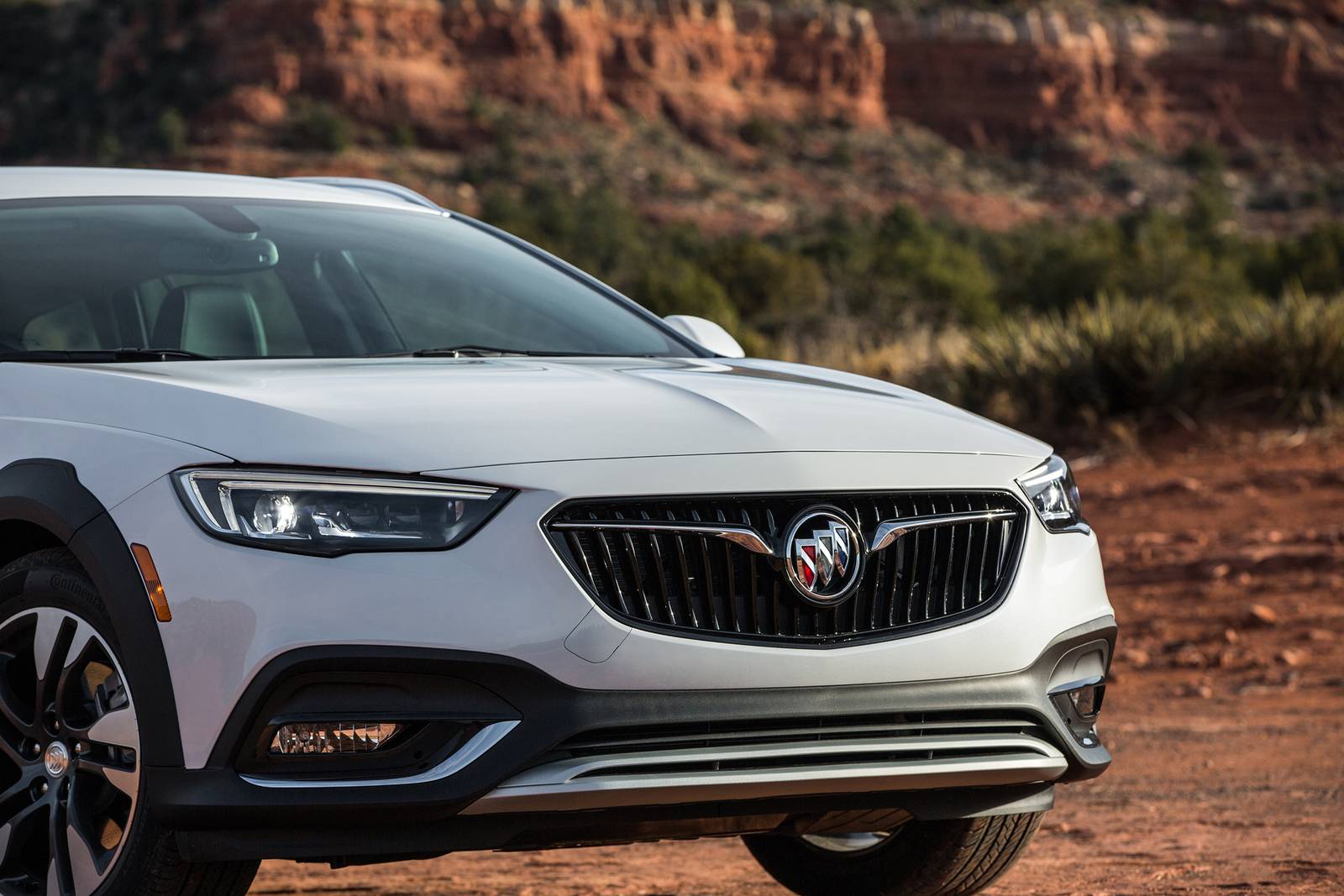 2018 Buick Regal exterior FBDG